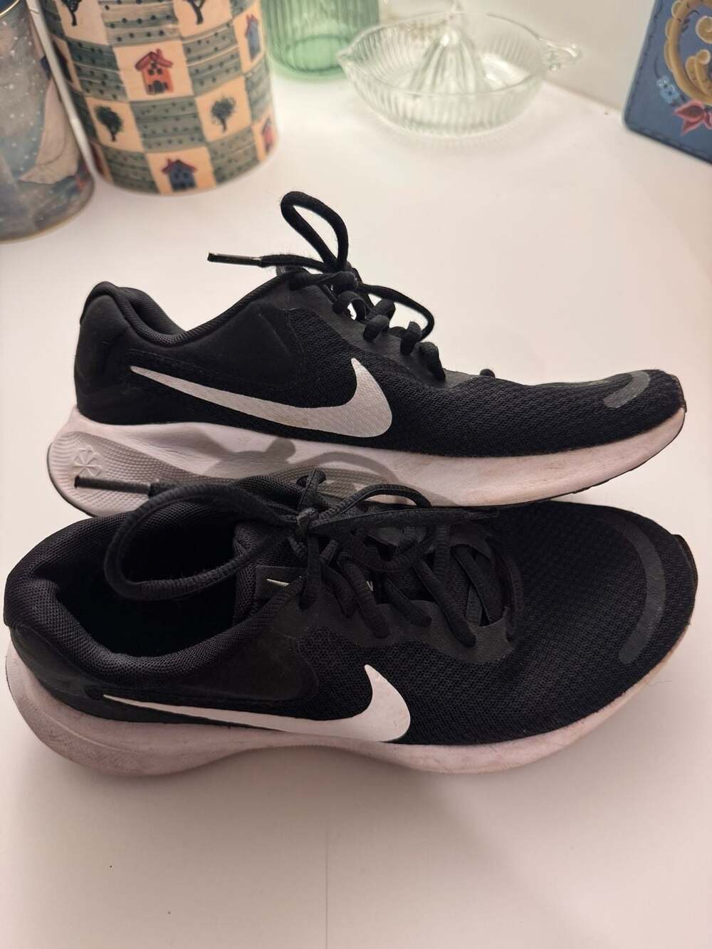 NIKE Revolution 7 Mens FB2207-001 (Black/White), Size 7.5